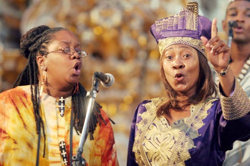 La agrupación Great Voices of Gospel, de Estados Unidos, ofreció un recital en el Templo de la Valenciana como parte de las actividades del 36 Festival Internacional Cervantino. Agencia EL