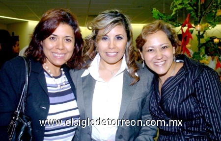 05102008
Claudia Anaya, Mayeth Mijares y Mayela Martínez.