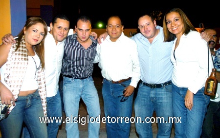 05102008
Rocío Rodríguez, Óscar Rodríguez, Luis Romero, Ricardo Rodríguez, Gerardo Parano y Lenny Saavedra.