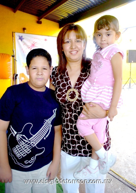 05102008
Luis, Estela e Itzel.