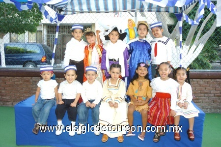 12102008
Pequeños del jardín de niños Juan Bosco en el festejo con motivo del Día de la Raza