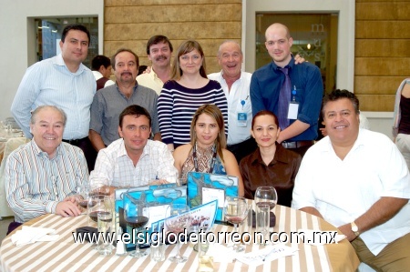 12102008
Avelino Pérez, Angélica Ornelas, Karla Ortiz, Pablo Almada, Ángel Morales, Jesús Navarro, Daniel Sandanato, Roberto Bertoni, Jorge Achard, Carlina Jovenchi y Nicolás Boretti