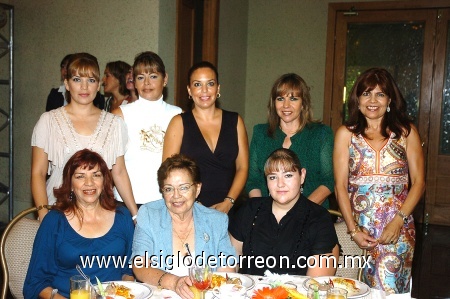 14102008
Érika Sotomayor, Ale Fernández, Érika Sotomayor, Patty Rubio, Coco Gallegos, Pilar Sotomayor, Pinita del Río y Paola del Río.