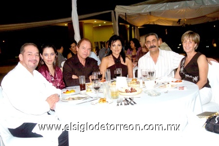 12102008
Rafael Hernández, Nonis Cuéllar, Roberto Bernal, Alma Lee de Bernal, José Metlich Iza y Carmen de Metlich.