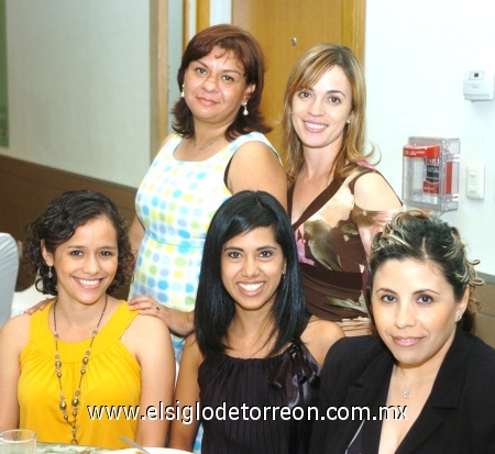 16102008
Claudia Anaya, Mariana Arista, Karina Rodríguez, Magda Pérez de Rodríguez y Drina Alvarado