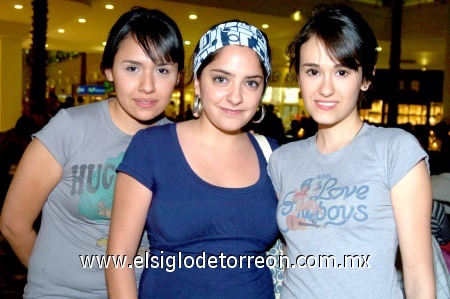 16102008
Sofía Lozano, Caty Torres y Zaira Yáñez