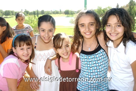 17102008
Marline Sofía López, Ana Paula Hernández, Mary Pily Ortueta, Brianda Aguilera y Sandra Frías