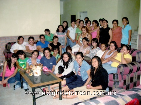 19102008
Una gran familia forman las chicas de Casa Hogar Protección a la Joven en Torreón