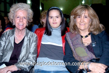 19102008
Magdalena Madero, Marisol Aguiñaga y Rosa Gámez  Reyes Retana