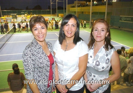 19102008
Salma Chaúl, Alejandra Barrera y Elsa González.