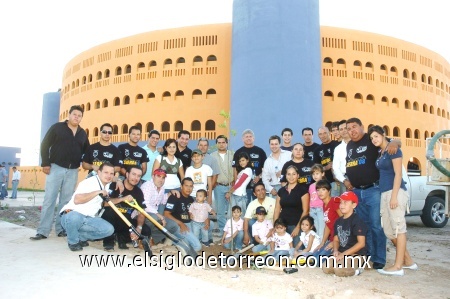 21102008
Club Motociclistas Enduro Laguna, en la reforestación  de algunas áreas del Coliseo Centenario