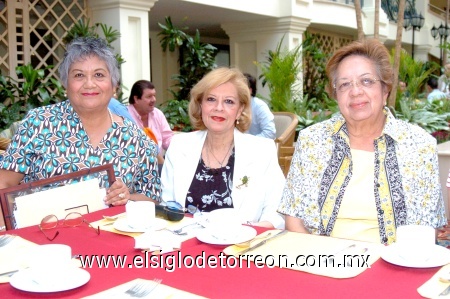 22102008
María de Lourdes Bañuelos del Río, Genoveva García Montoya y Anita Bañuelos del Río