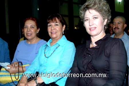 24102008
Oly de Hernández, María Magdalena Rueda y Sofía Enríquez