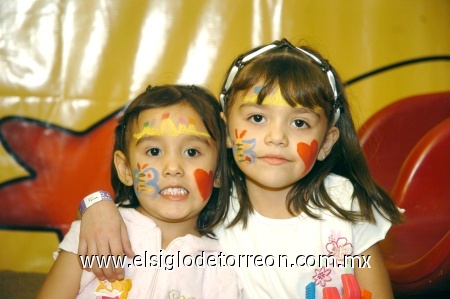 26102008
Johana y Mariana Rodríguez se divirtieron en una piñata