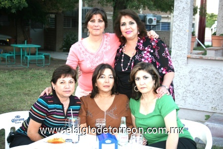 27102008
Mercedes de Chávez, Rosy Villarreal, Silvia de Cruz, Blanca de Nahle y Blanca Garza.