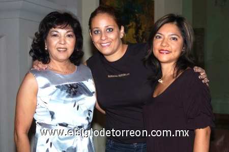 28102008
Claudia Estrada, Briseida Benítez y Mercedes Fernández.