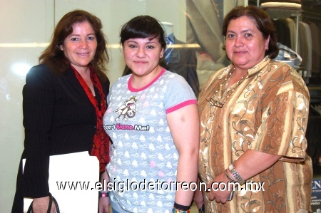 28102008
Estrella de Faya, Ana Sofía Castro y María Esther García de Castro.