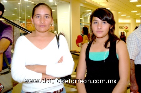 28102008
Olivia Palacios y Kimberly Guadalupe de León