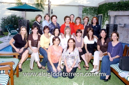 30102008
Socias del Club La Rosa, reunidas recientemente en casa de Ana Claudia de Arias donde celebraron su junta mensual donde se impartió una conferencia de diseño de jardines