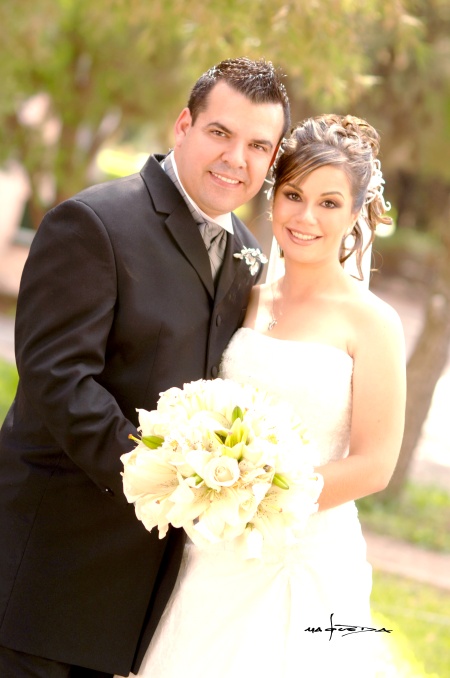 Sr. Juan Carlos Gómez Sandoval y Srita. Ana Lourdes González Sánchez contrajeron nupcias en la parroquia de Los Ángeles el sábado 23 de agosto de 2008. 

Estudio Carlos Maqueda