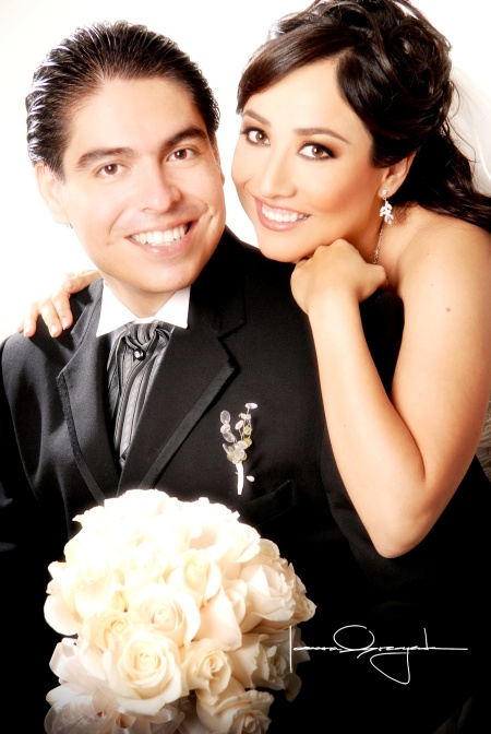 Sr. Jesús Alonso Guerrero Rodríguez y Srita. Maribel Martínez López y  contrajeron matrimonio en la parroquia Los Ángeles el sábado 11 de octubre de 2008. 

Estudio Laura Grageda