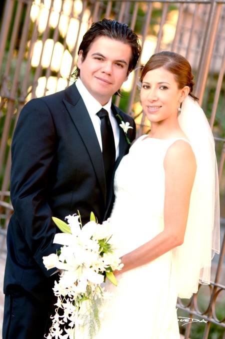 Sr. Homero Wong Lozano y Srita. Susana Hernández Maldonado contrajeron matrimonio en la parroquia de San Pedro Apóstol el sábado 20 de septiembre de 2008.

Estudio Carlos Maqueda