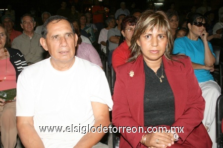 02112008
José Luis Hernández y Alejandra Flores.