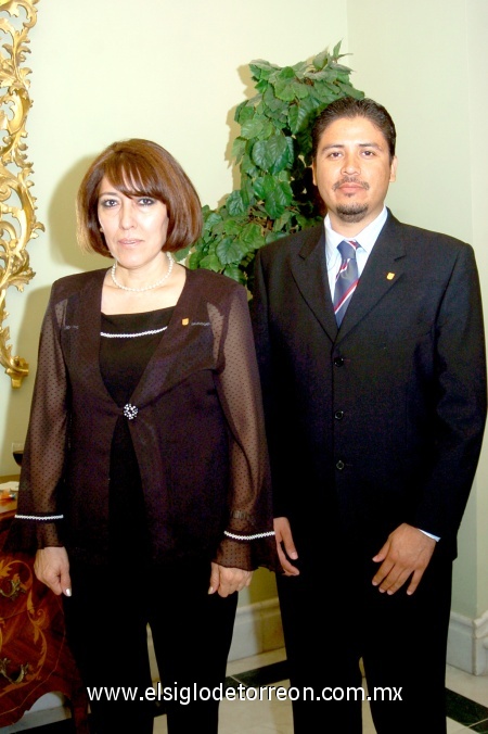 07112008
Ivonne Rivera y Francisco García.