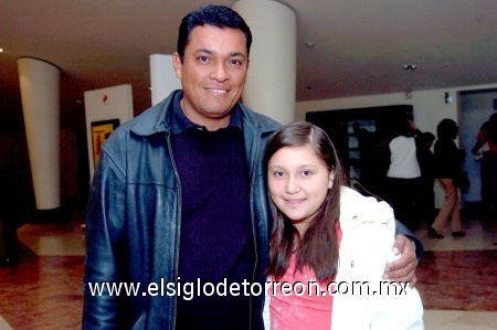 23112008
Juan Evaristo Márquez con su hija Lilian Gabriela Márquez.