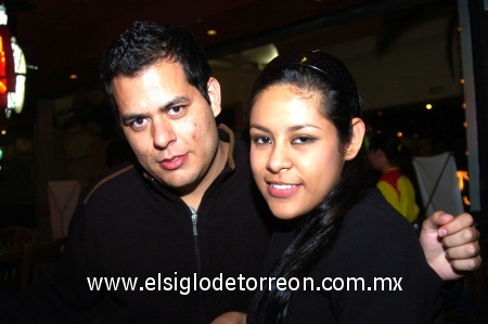 25112008
Gerardo Carmona y Jocelyn Camacho.