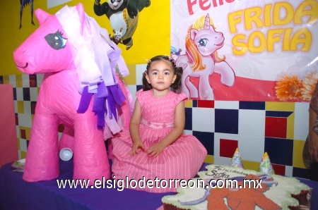 01122008
Frida Sofía Castro lució muy linda en su fiesta de cumpleaños.