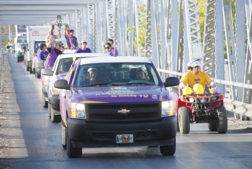 La caravana realizada por el estado de Durango se extendió por varias calles de la Comarca Lagunera.