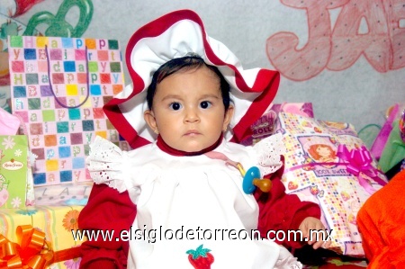 05122008
Jade Isabella Lastra Zermeño cumplió un año y fue festejada por sus papás Jorge Lastra Orozco y Georgina Zermeño de Lastra.