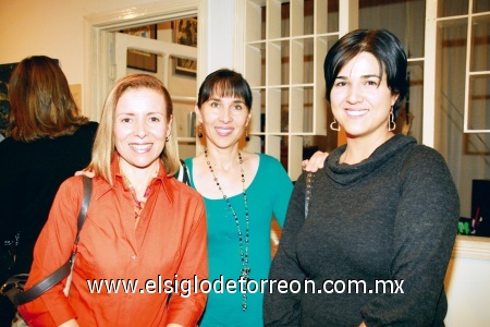 Guadalupe Domenzain de Royo, Mónica Sada de Medina y Cristy Towns de Cobos.