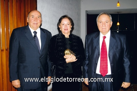 Jesús de la Garza, Cristina de de la Garza y Jacinto Faya.