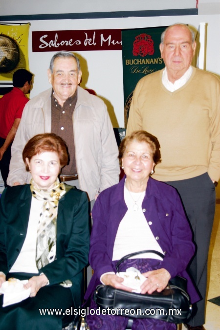 Alicia Murra, Nydia de Díaz de León, Carlos Díaz de León y Oscar Murra.