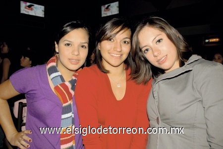 Karla Belem, Marce Limones y Rosario Godínez.