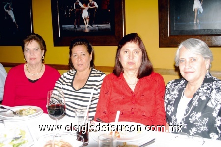 Norma de González, Gloria de Portillo, Rebeca de Pérez y María Cristina de Gilio.