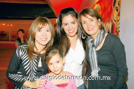 Ángeles Santillán, Celina de Guajardo, Mariangel y Anita García.