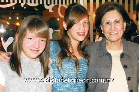 Marijo Díaz, Bárbara Castillon y Emilia Álvarez.