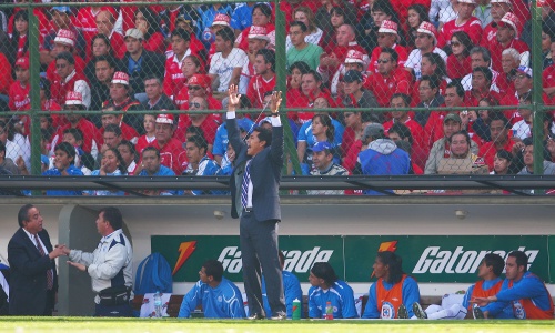 El técnico Benjamín Galindo realizó cambios, se olvidó de nombres como Jaime Lozano y el paraguayo Pablo Zeballos, para poner en su lugar al uruguayo Nicolás Vigneri y a Alejandro Vela, además de regresar a la central a Julio César Domínguez.