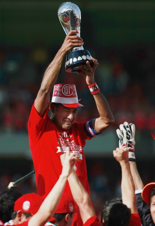 La gente del Toluca ansiaba colocar su novena estrella al escudo, los jugadores buscaron concretar la diferencia en la prórroga, pero no lo consiguieron y fue en la instancia de los penales, donde se llevaron la gloria.