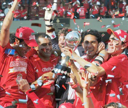 La ceremonia de premiación la presidió Justino Compeán, quien es el máximo dirigente de la Federación Mexicana de Futbol y también estuvo Valentín Díez propietario del Toluca, quien obviamente se llevó su medalla de campeón.