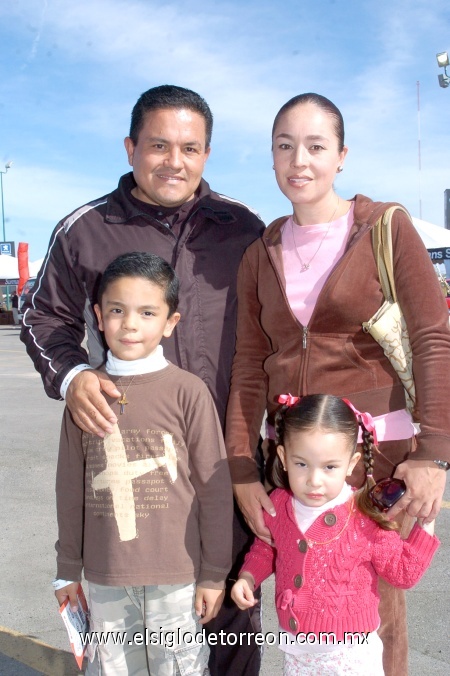 14122008
Martín Gutiérrez, Luis Martín Gutiérrez, Laura de Gutiérrez y Ana Paula Gutiérrez