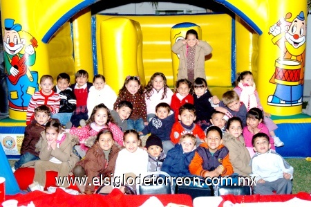 14122008
Pequeños de preescolar del colegio Cumbres, en su fiesta navideña.