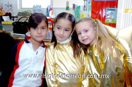 19122008
Dany Torrescano, Luciana Valdez y Naomi Vanez.