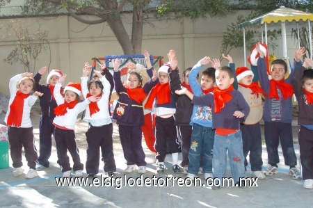 21122008
Peques del jardín de niños Lucía A. de Fernández Aguirre, en su festival navideño.