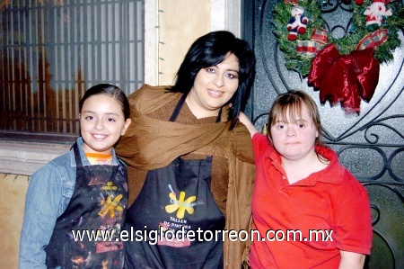 25122008
Elexa Núñez, Ale de la Peña y Karla Papadópulos