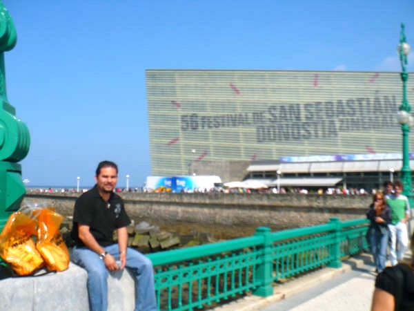 Alejandro Angón Flores  en el Festival de Cine de San Sebastián en España, noviembre 2008.