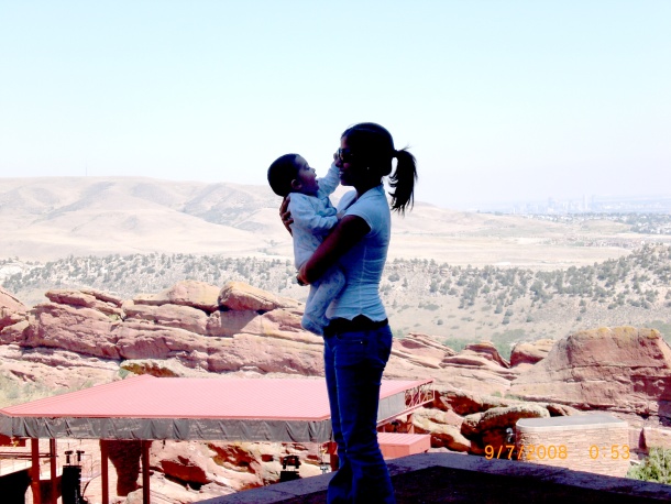 Red Rocks, Denver CO. Fatima Hurtado y su sobrino Milton.